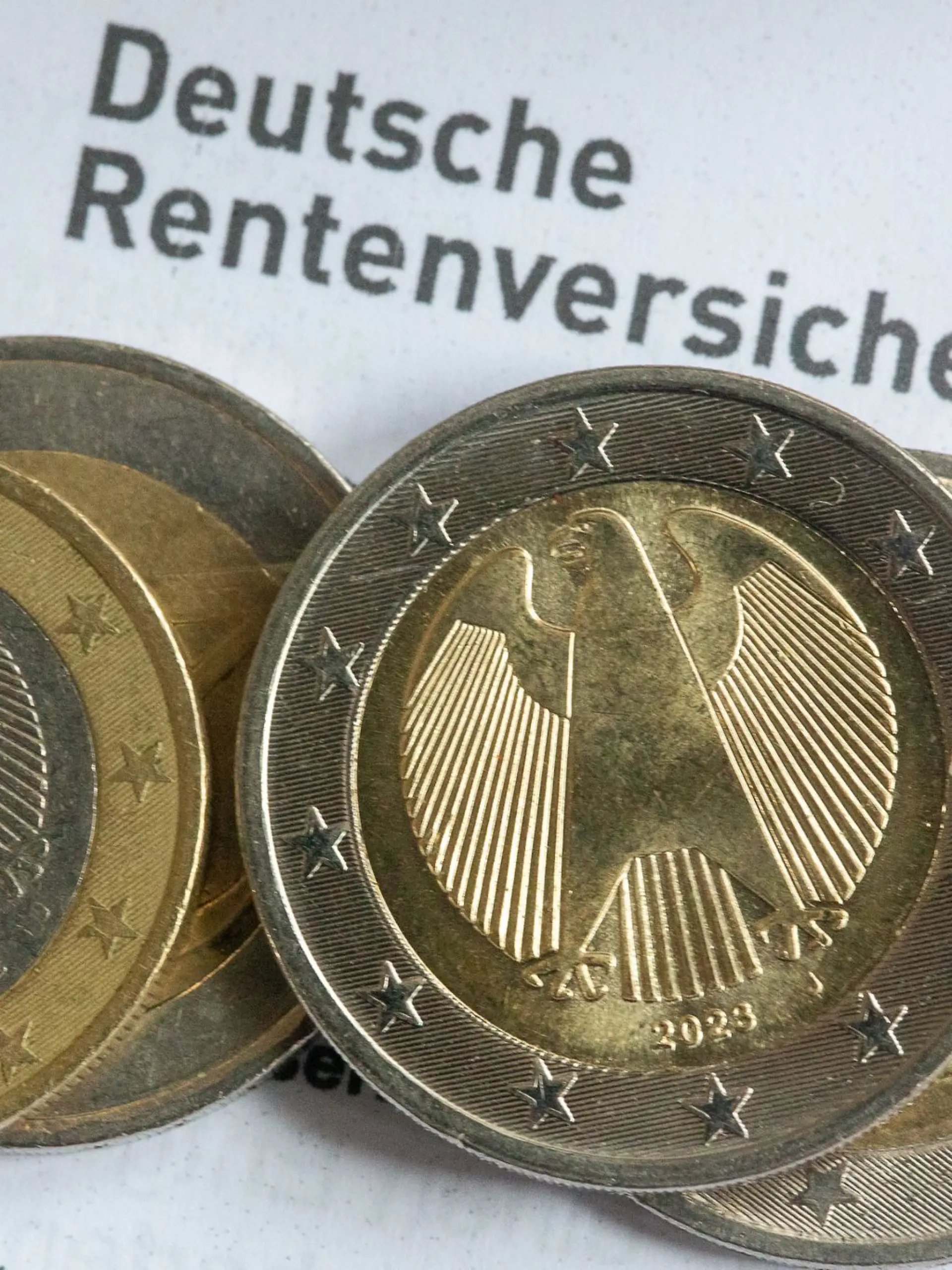 Bild zu: "Renten-Schock! Jeder vierte Rentner bekommt weniger als 1300 Euro"