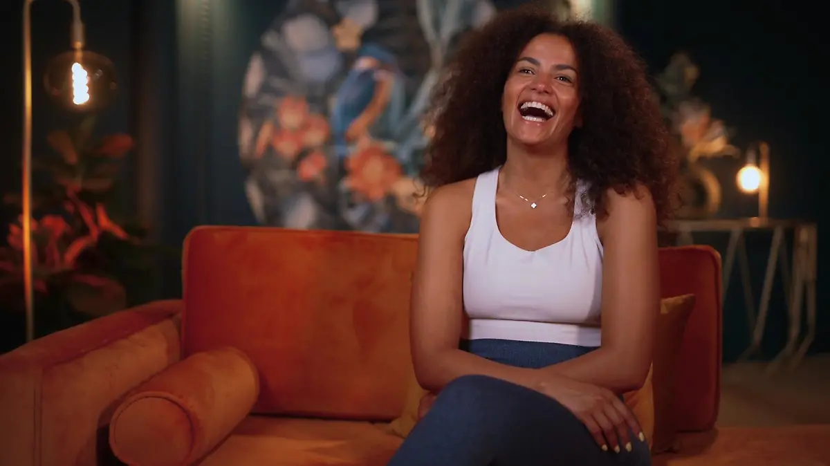 Spricht vor den anderen Single-Ladys nicht über ihren Kuss mit Felix: Bachelor-Kandidatin Viviane.