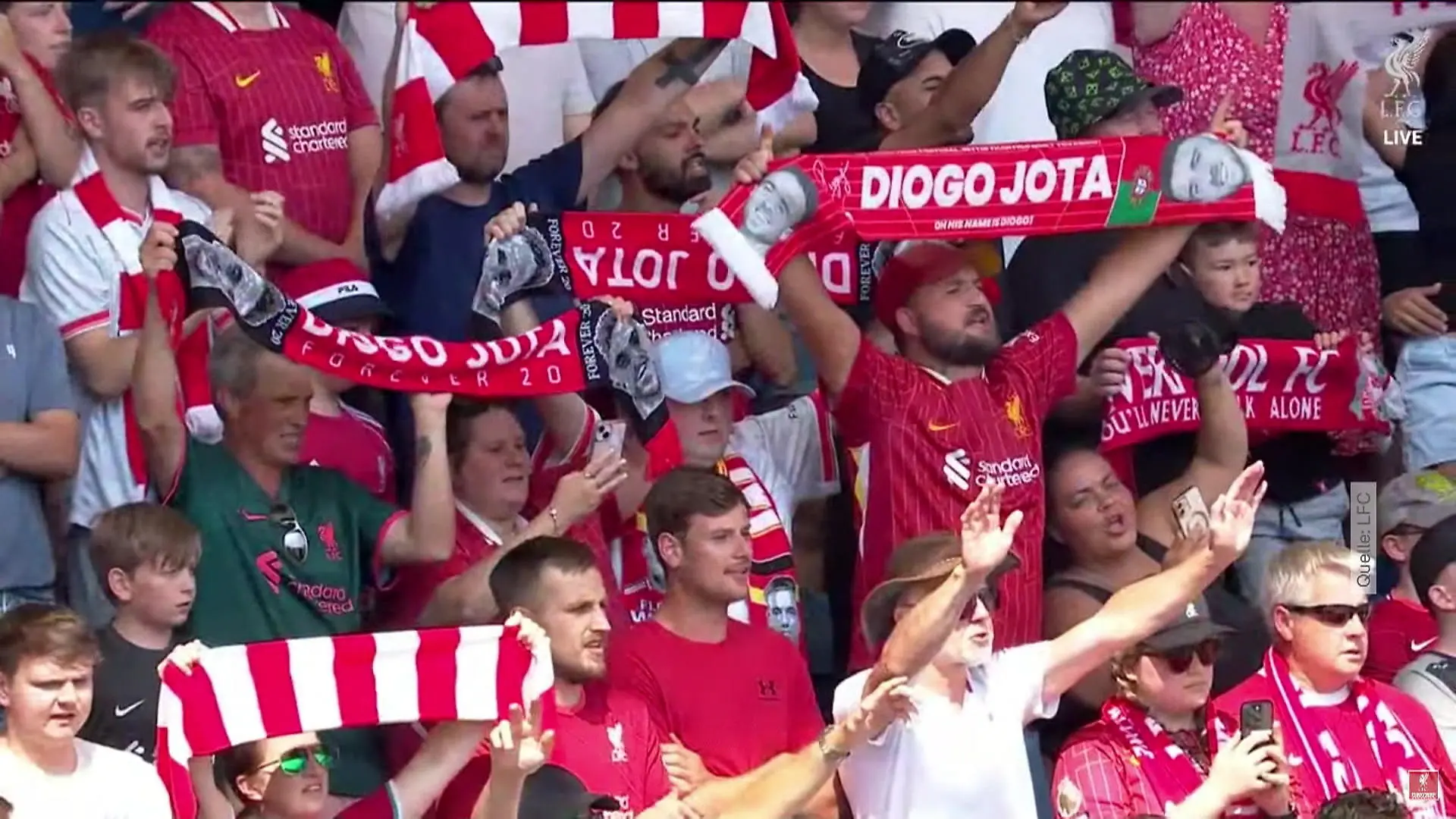 Emotionale Momente vor Testspiel des FC Liverpool In Gedenken an Diogo Jota