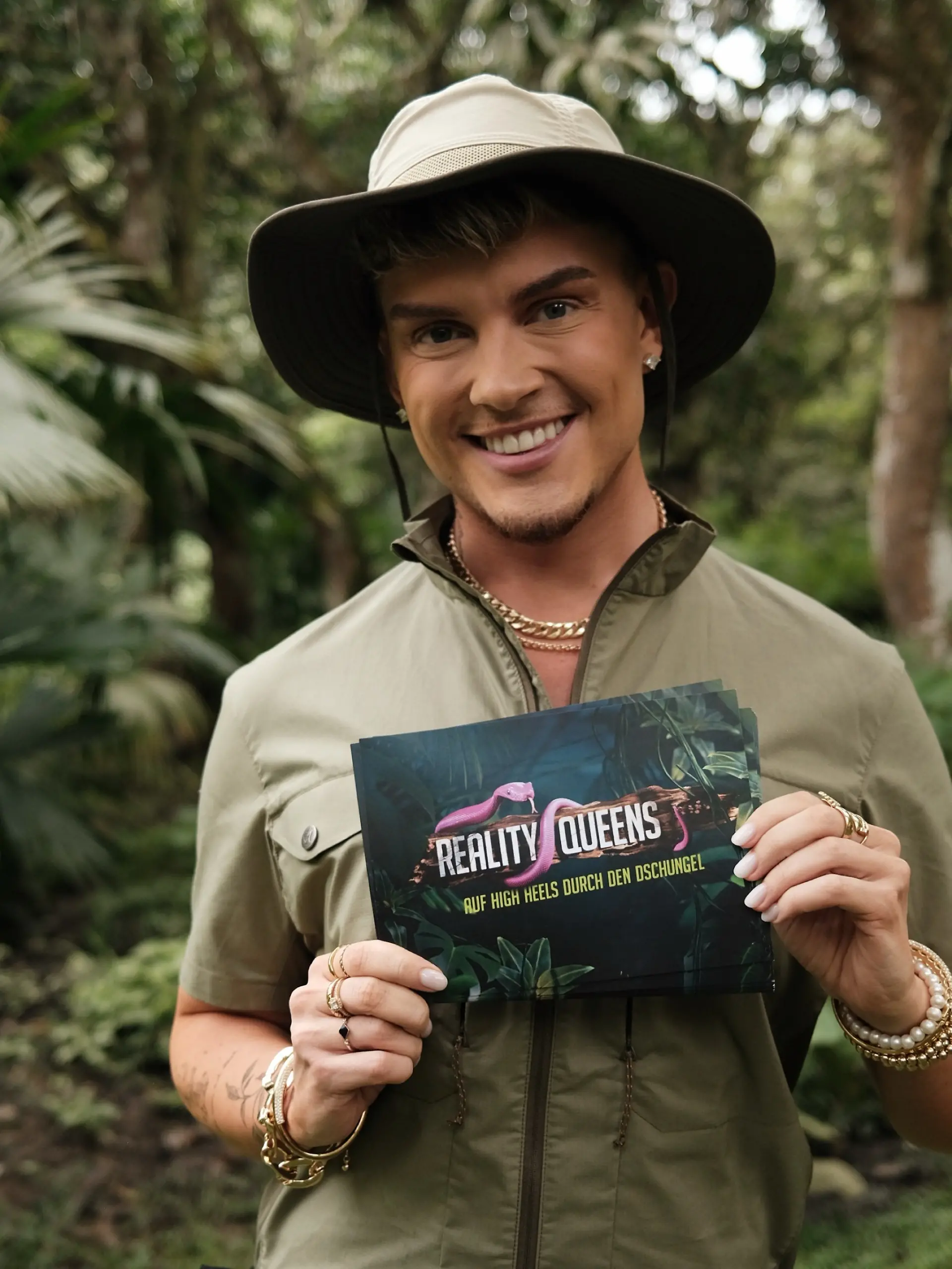 Der neue Moderator von Reality Queens - Twenty4Tim.