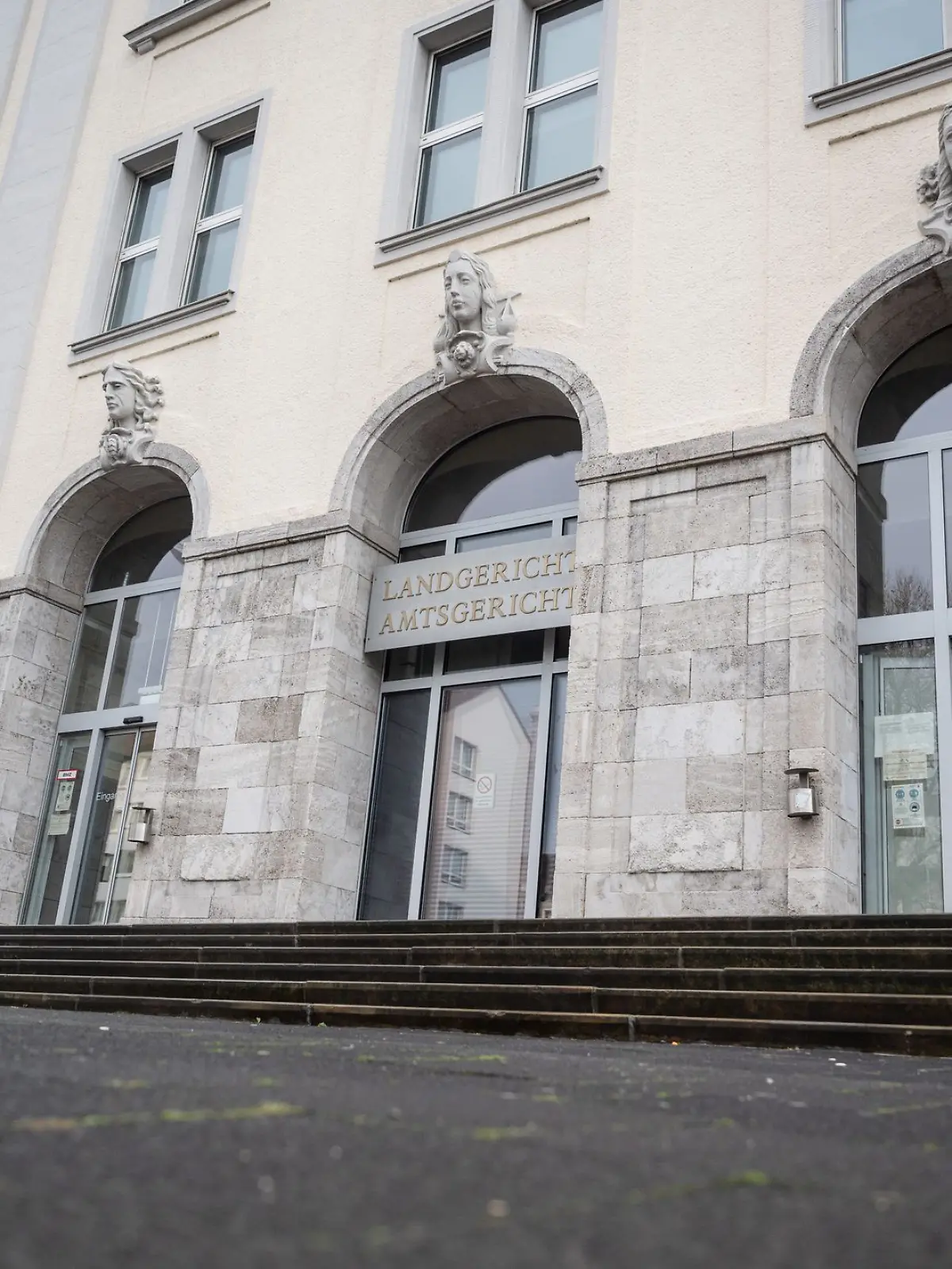 Bild zu: "Mann (30) tötet Schrotthändler (36) mit Kopfschuss"
