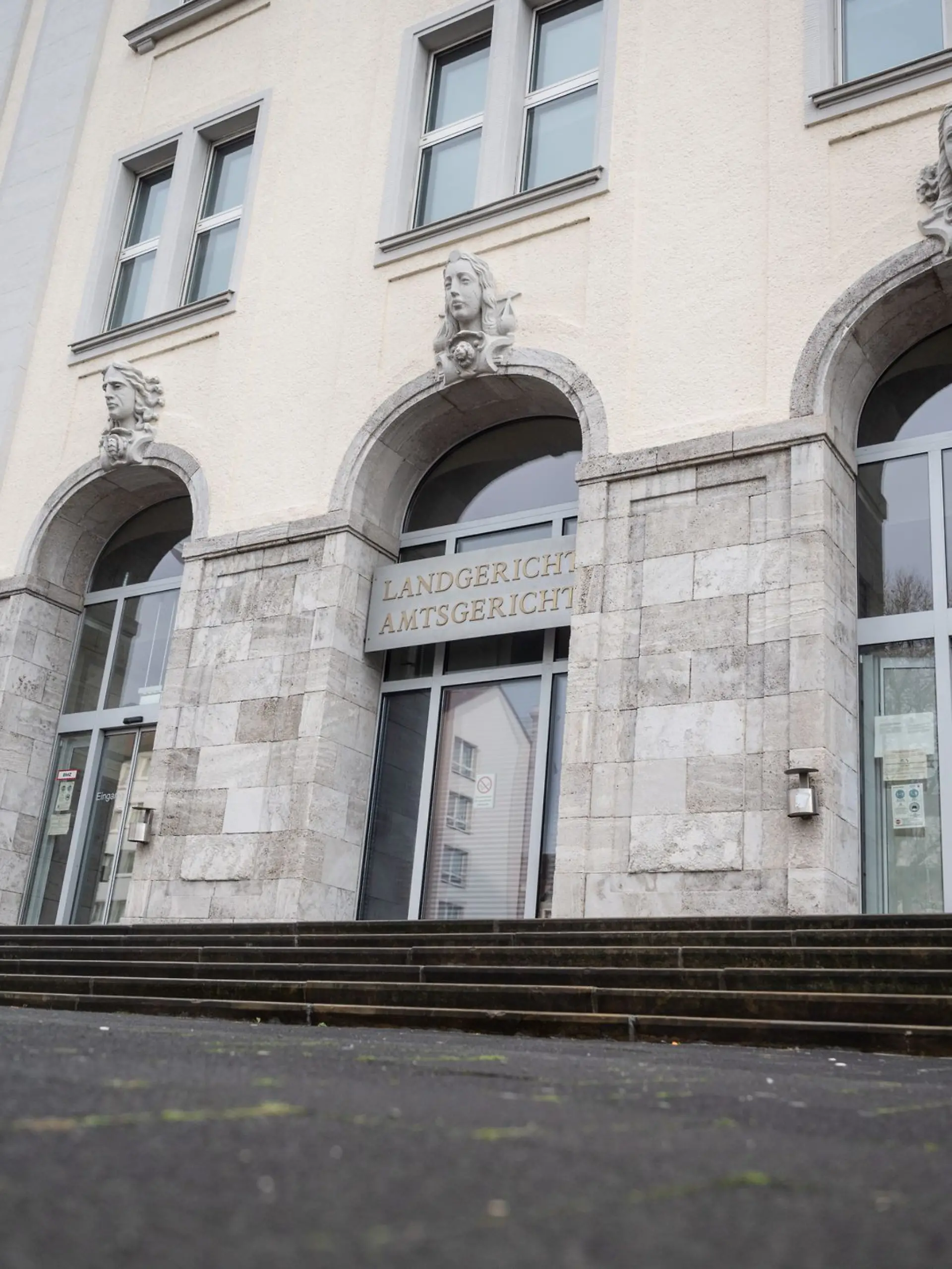 Bild zu: "Mann (30) tötet Schrotthändler (36) mit Kopfschuss"