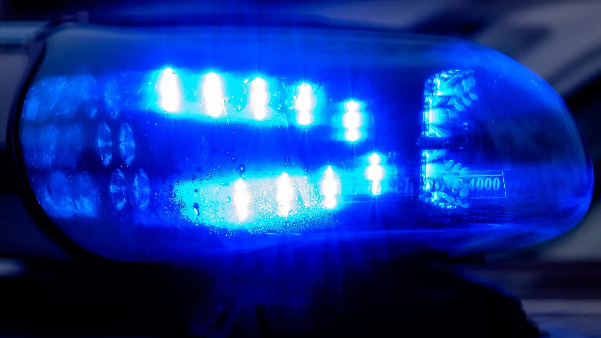 Die Polizei schließt Brandstiftung nicht aus. (Symbolbild)