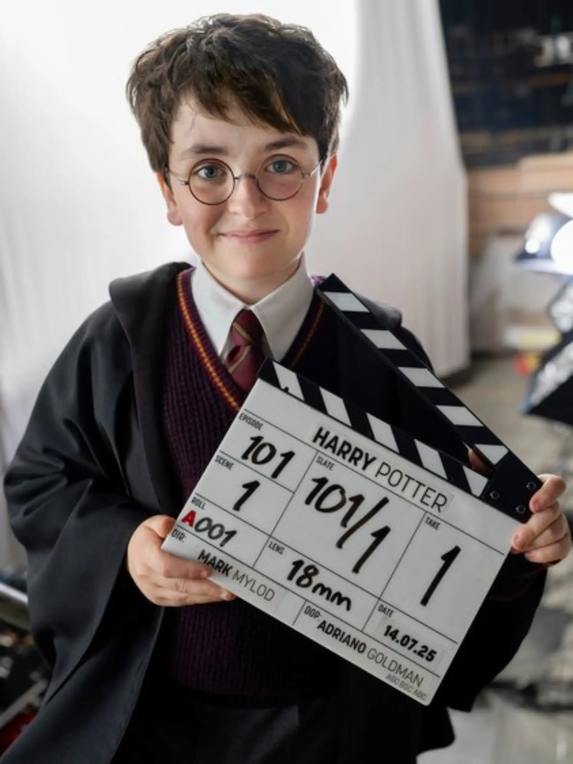 Dominic McLaughlin in seiner „Harry Potter”-Schuluniform. 