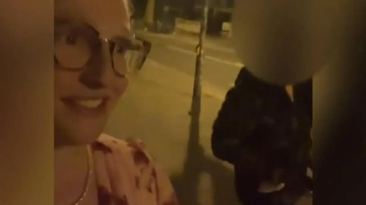 Lotta (20) wird nachts von einem Mann bedrängt – dann fängt sie an zu filmen „Mach erstmal Handy aus!"