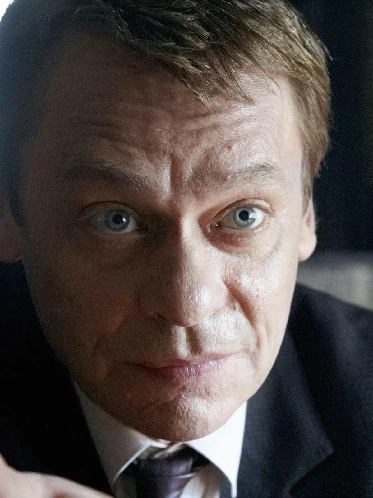 Sylvester Groth spielt Walter Schweppenstette