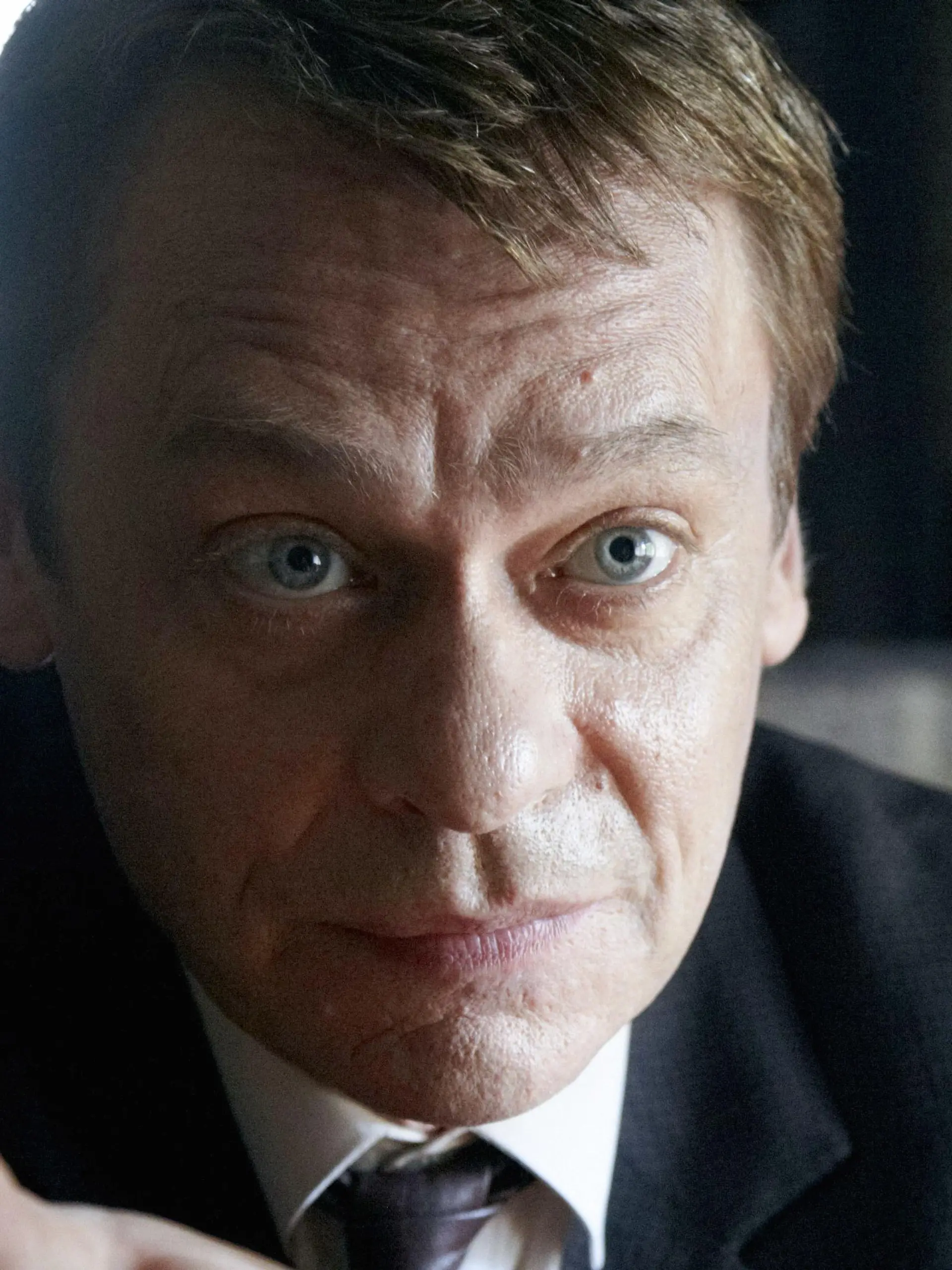 Sylvester Groth spielt Walter Schweppenstette