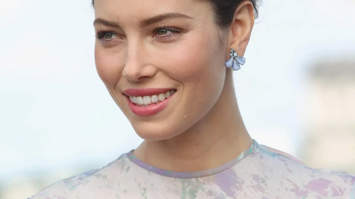 BERLIN, GERMANY - AUGUST 13: Actress Jessica Biel attends the Berlin to photocall for 'Total Recall' on the terrace of the China Club on August 13, 2012 in Berlin, Germany. (Photo by Sean Gallup/Getty Images)