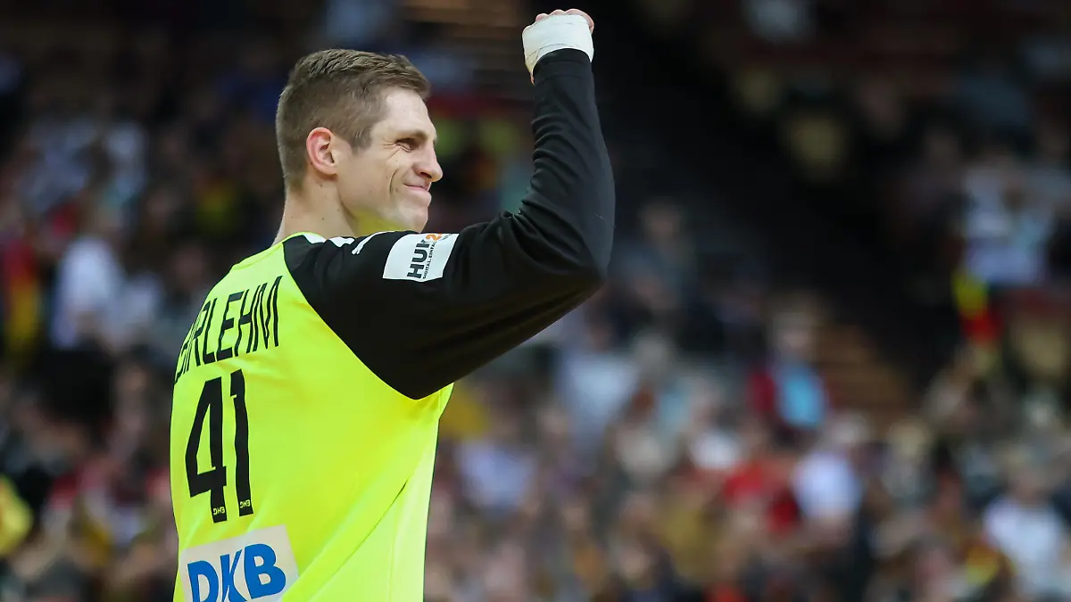 Handball: WM, Algerien - Deutschland, Vorrunde, Gruppe E, 3. Spieltag im Spodek Kattowitz. Deutschlands Torhüter Joel Birlehm jubelt.