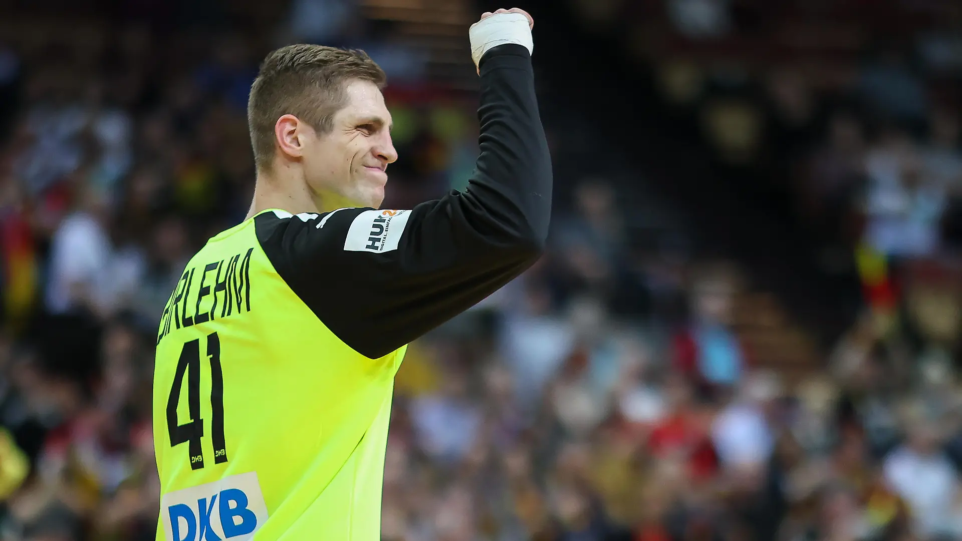Handball: WM, Algerien - Deutschland, Vorrunde, Gruppe E, 3. Spieltag im Spodek Kattowitz. Deutschlands Torhüter Joel Birlehm jubelt.