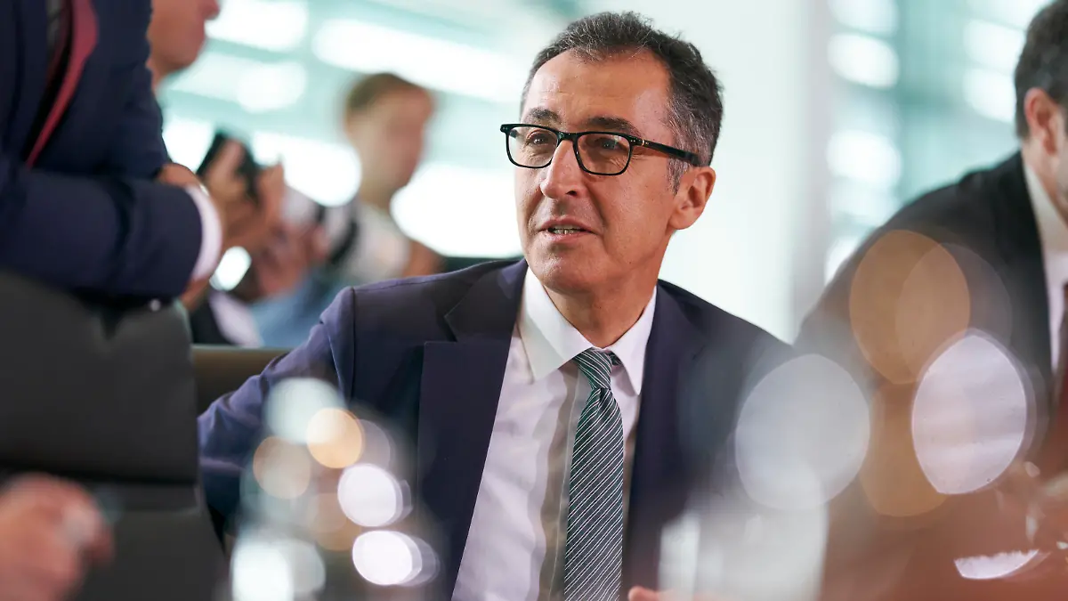 Bundesminister für Ernährung und Landwirtschaft Cem Özdemir / B90 Die Grünen vor der Sitzung des Kabinett in Berlin / 280623
*** Weekly meeting of the German Federal Cabinet, Berlin, Germany - 28 June 2023 ***