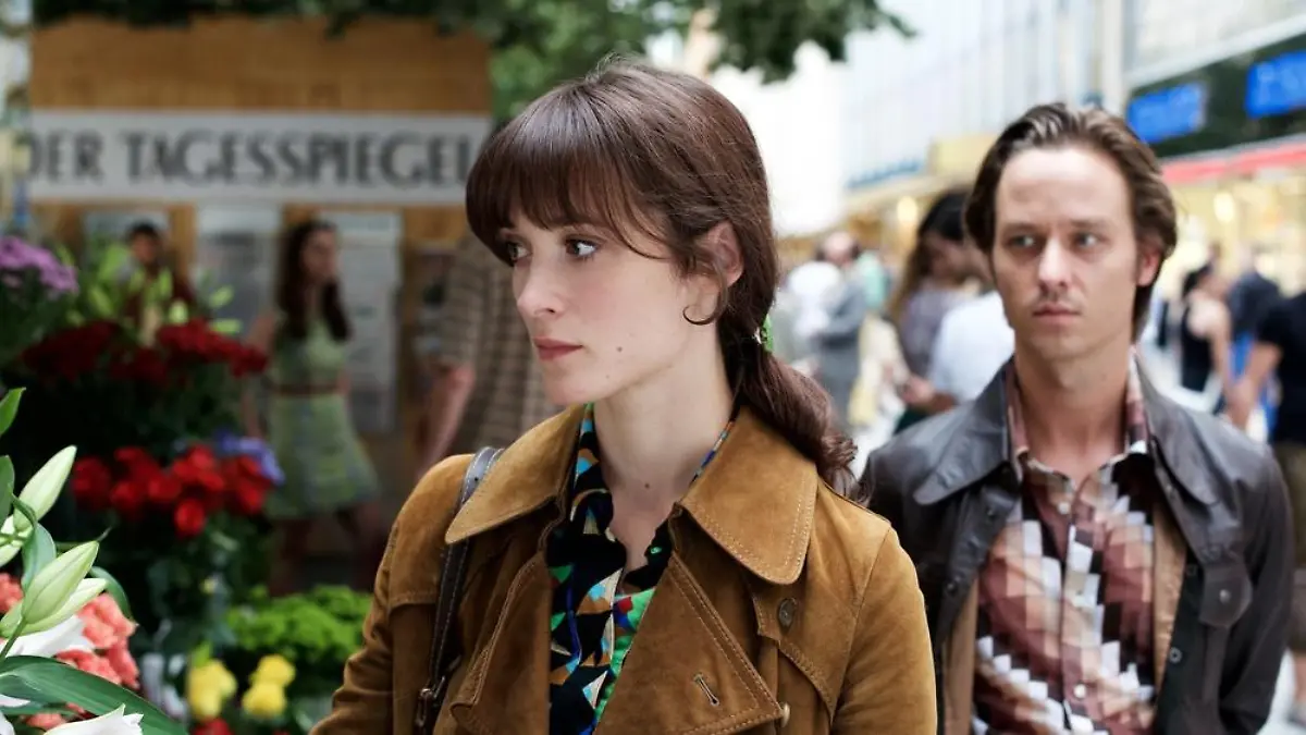 Lars Weber (Tom Schilling) soll für die Stasi Sabine Cutter (Friederike Becht) verführen