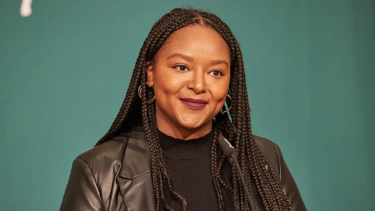 ARCHIV - 11.12.2021, Schleswig-Holstein, Neumünster: Aminata Toure (Bündnis 90/Die Grünen), Vizepräsidentin des Landtages von Schleswig-Holstein, spricht auf dem Online-Landesparteitag der Grünen Schleswig-Holstein. Erstmals hebt die deutsche «Vogue» eine amtierende Politikerin auf ihr Cover: Schleswig-Holsteins Sozialministerin Aminata Toure. (zu dpa "Ministerin Aminata Touré auf «Vogue»-Cover: «Spannende Sache») Foto: Georg Wendt/dpa +++ dpa-Bildfunk +++