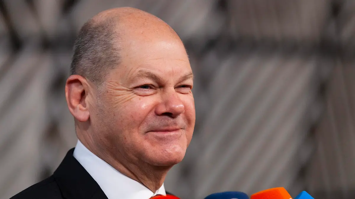  Arrival of the Heads of State at the EU summit. Arrival of Olaf Scholz, German Chancellor PUBLICATIONxINxGERxSUIxAUTxONLY NicolasxLandemardx/xLexPictorium LePictorium_0272077