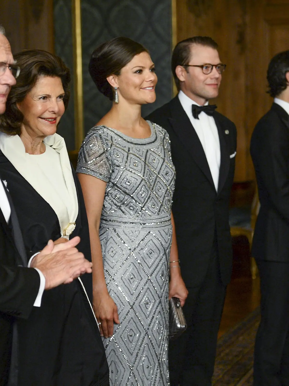 (L-R) Sweden's King Carl XVI Gustaf, Queen Silvia, Crown Princess Victoria, Prince Daniel, Prince Carl Philip and Princess Sofia receive guests at the annual 'Sweden Dinner' at the Royal Palace in Stockholm, Sweden September 4, 2015. The Swedish Royal Court announced on Friday that Crown Princess Victoria is pregnant. REUTERS/Maja Suslin/TT News Agency ATTENTION EDITORS - THIS IMAGE HAS BEEN SUPPLIED BY A THIRD PARTY. IT IS DISTRIBUTED, EXACTLY AS RECEIVED BY REUTERS, AS A SERVICE TO CLIENTS. SWEDEN OUT. NO COMMERCIAL OR EDITORIAL SALES IN SWEDEN. NO COMMERCIAL SALES.