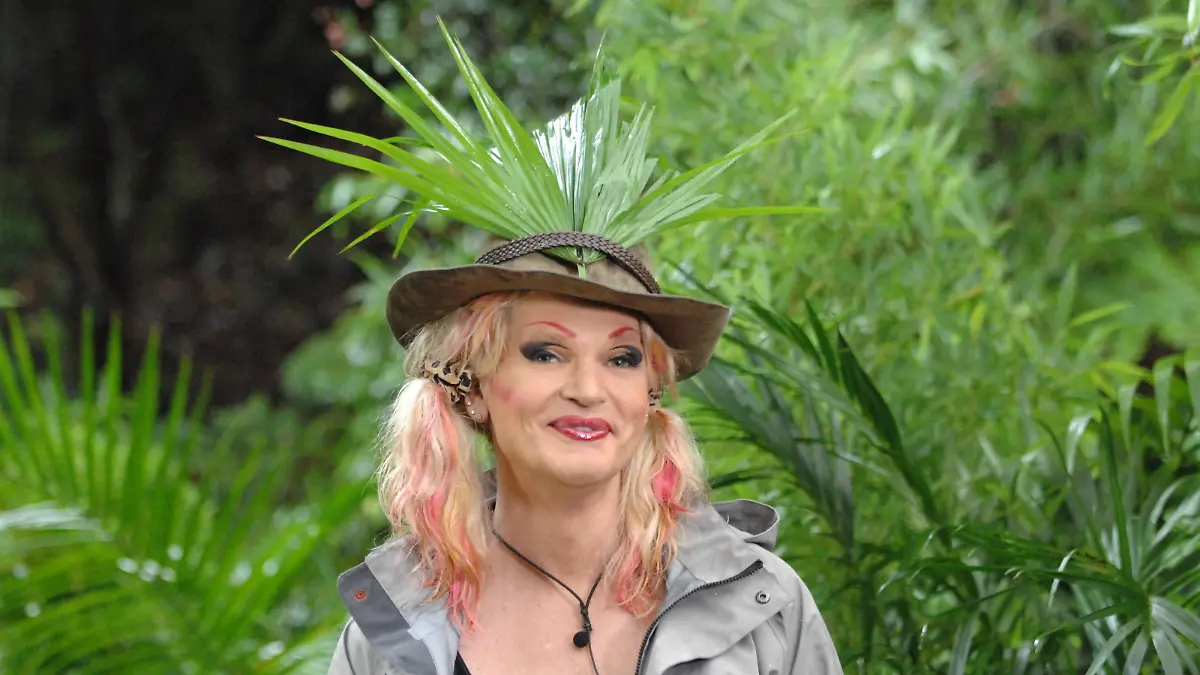 Tag 16 - Dschungelprüfung 16, Teil 3 - Olivia Jones, "Grenzerfahrung": Olivia Jones erscheint im 'Großen Finale' zu der letzten Dschungelprüfung dieser Staffel. # Foto: RTL / Stefan MenneVerwendung der Bilder für Online-Medien ausschließlich mit folgender Verlinkung: "Alle Infos zu "Ich bin ein Star - Holt mich hier raus!" im Special bei RTL.de: http://www.rtl.de/cms/sendungen/ich-bin-ein-star.htmlNUR ZUR EINMALIGEN VERÖFFENTLICHUNG ! KEINE WEITERGABE AN DRITTE ! KEINE VERWENDUNG NACH DEM 10.02.2013 !! KEINE ARCHIVIERUNG !Suchbegriff: Dschungelcamp
