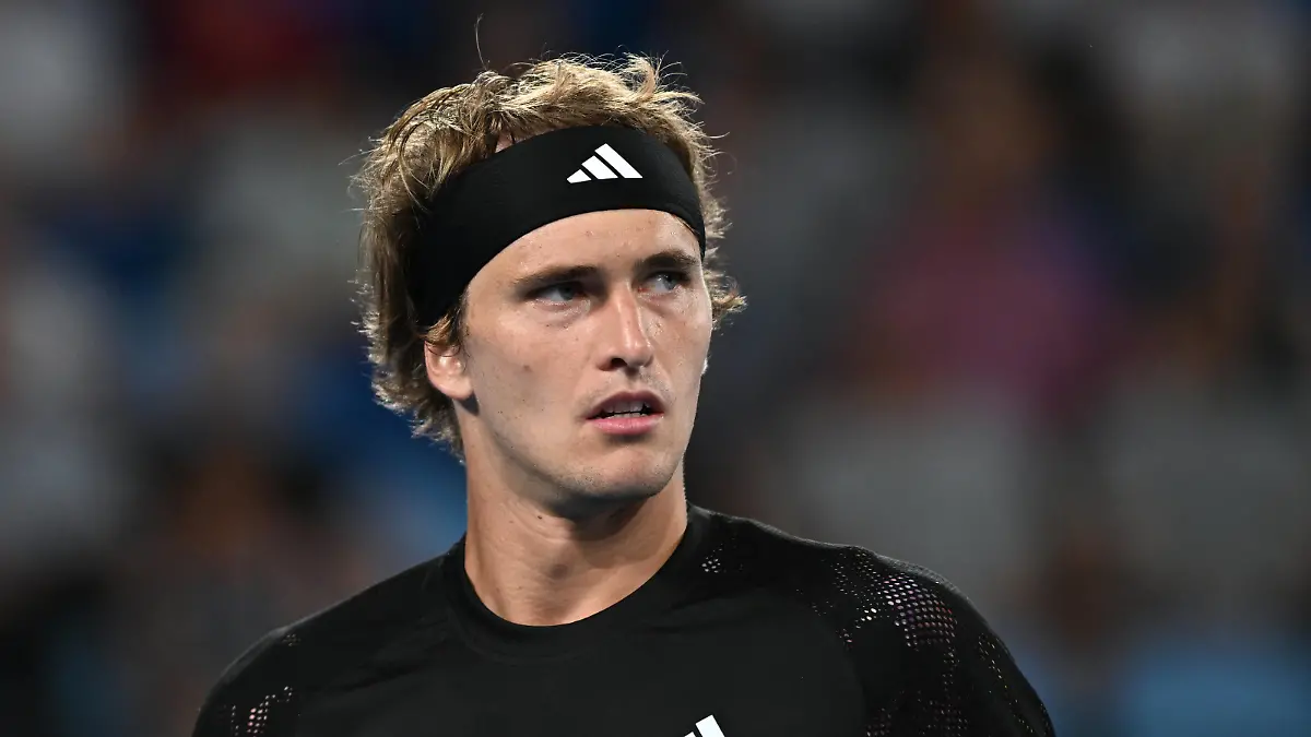 TENNIS AUSTRALIAN OPEN, Alexander Zverev of Germany looks on during his first round match against Juan Pablo Varillas of Peru at the 2023 Australian Open tennis tournament at Melbourne Park in Melbourne, Tuesday, January 17, 2023. ACHTUNG: NUR REDAKTIONELLE NUTZUNG, KEINE ARCHIVIERUNG UND KEINE BUCHNUTZUNG MELBOURNE VICTORIA AUSTRALIA PUBLICATIONxINxGERxSUIxAUTxONLY Copyright: xLUKASxCOCHx 20230117001753415872