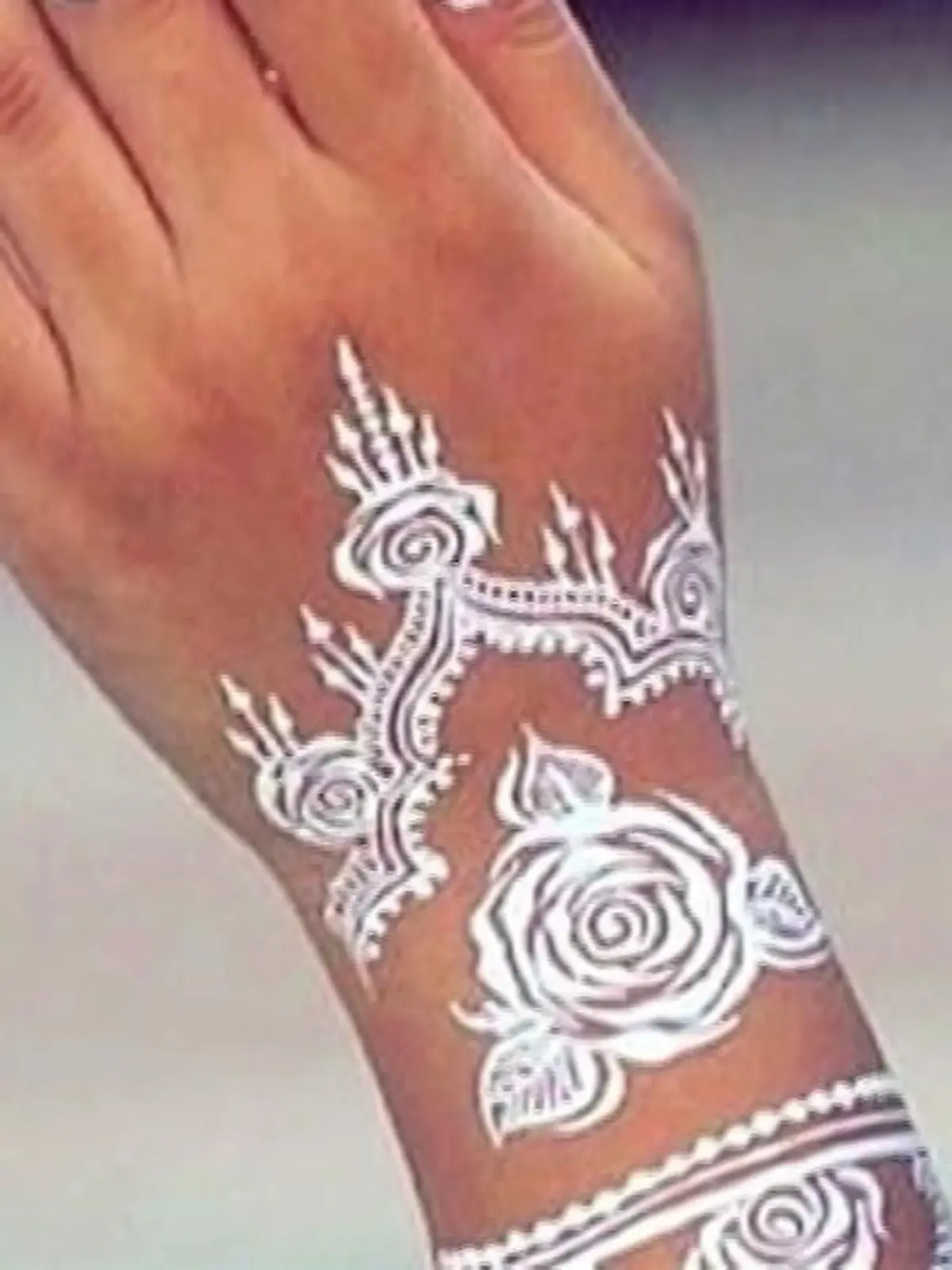 Weies Henna.jpg