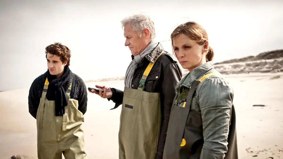"Nord Nord Mord": Hinnerk Feldmann (l.), Theo Clüver (r.) und Ina Behrendsen ermitteln auf Sylt
