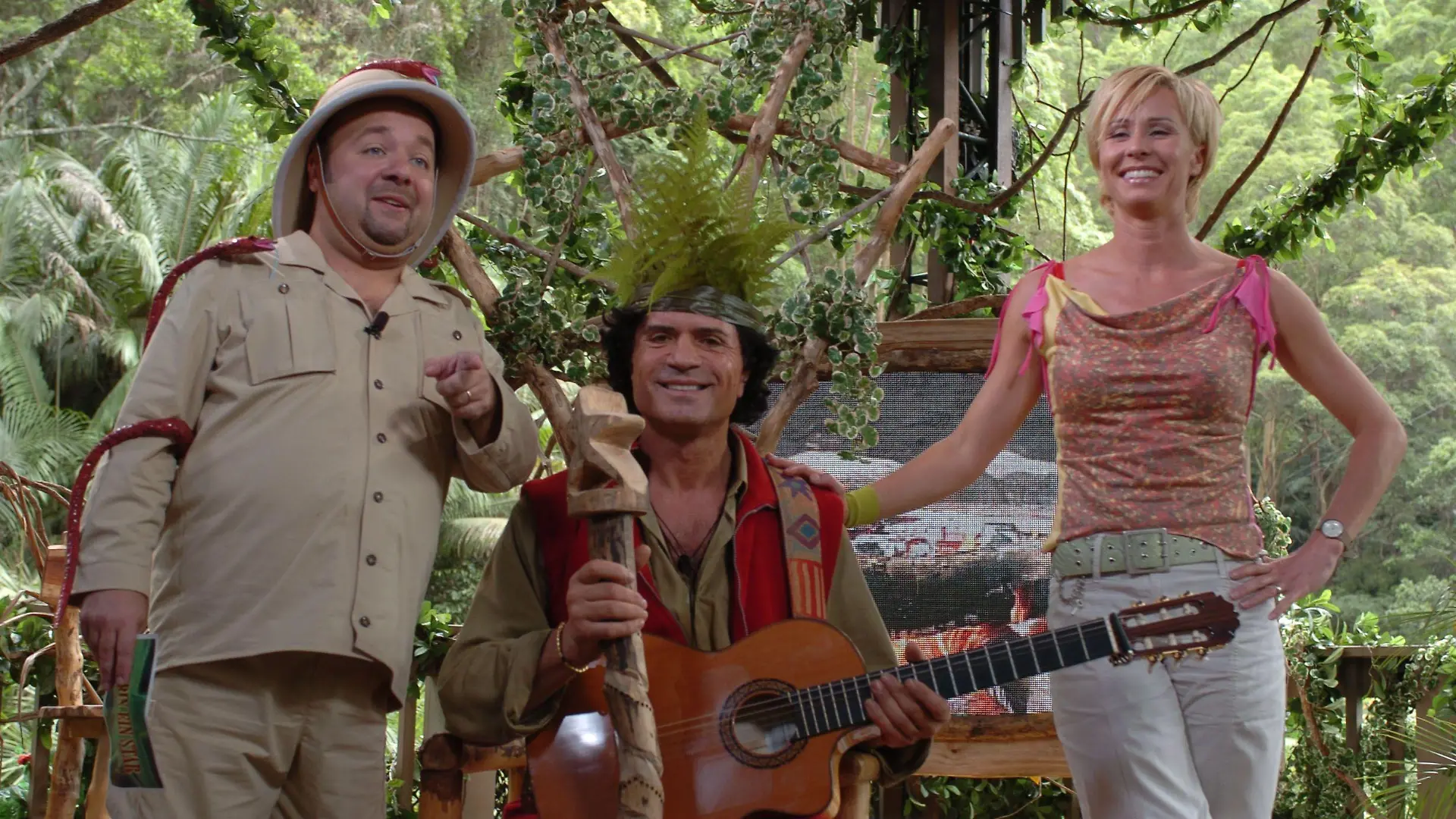 Dschungelkönig Costa Cordalis im Baumhausstudio von Sonja Zietlow und Dirk Bach.