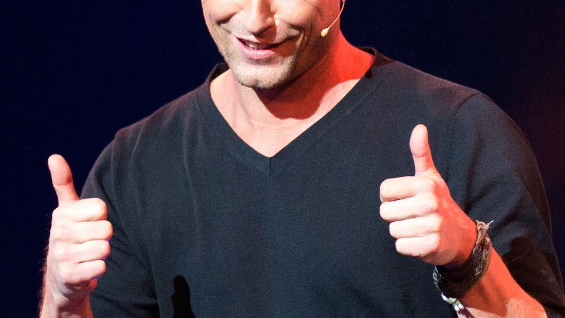 ARCHIV - Der Schauspieler Til Schweiger ist zu sehen bei der Aufzeichnung der RTL-Show «Back To School - Gottschalks großes Klassentreffen» am 29.01.2014 in Berlin. Foto: Jörg Carstensen/dpa (zu dpa «Til Schweiger: Stiftung hat eine Viertelmillion Euro zusammen» vom 21.08.2015) +++(c) dpa - Bildfunk+++