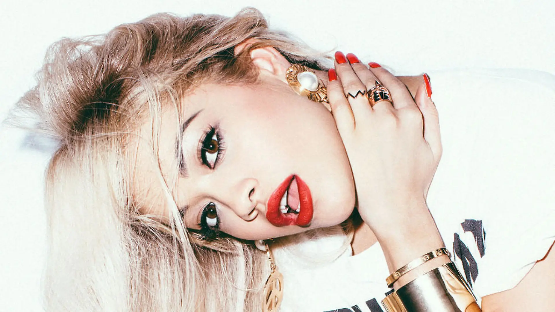 Rita Ora zeigt sich in ihrem neuen Musikvideo gewohnt freizügig