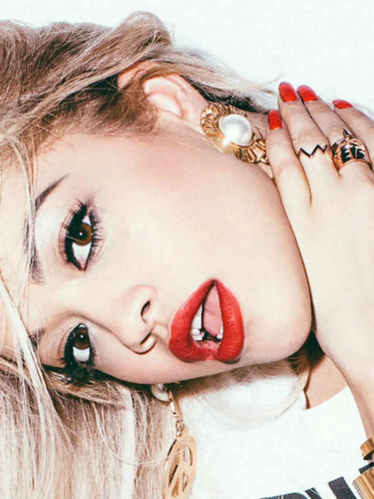 Rita Ora zeigt sich in ihrem neuen Musikvideo gewohnt freizügig