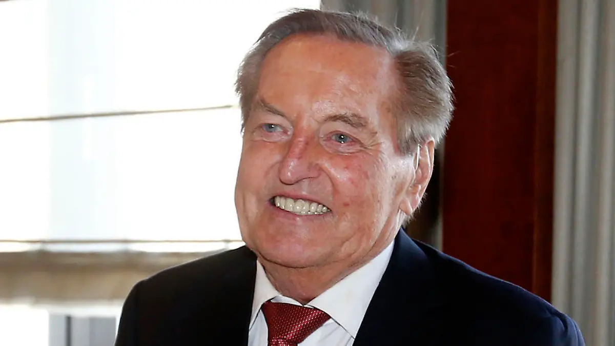 Gerhard Mayer-Vorfelder auf einem Empfang zu seinem 80. Geburtstag in Stuttgart