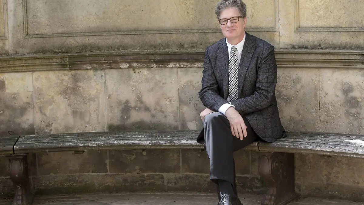 Bildnummer: 60669207 Datum: 01.09.2013 Copyright: imago/Andreas WeihsDer deutsche Publizist und Fernsehmoderator Roger Willemsen (58) auf Schloss Albrechtsberg in Dresden. People Shooting x1x xkg 2013 quer Porträt Roger Willemsen Moderator 60669207 Date 01 09 2013 Copyright Imago Andreas the German Journalist and TV presenter Roger Willemsen 58 on Castle Albrechtsberg in Dresden Celebrities Shooting x1x xkg 2013 horizontal Portrait Roger Willemsen presenter