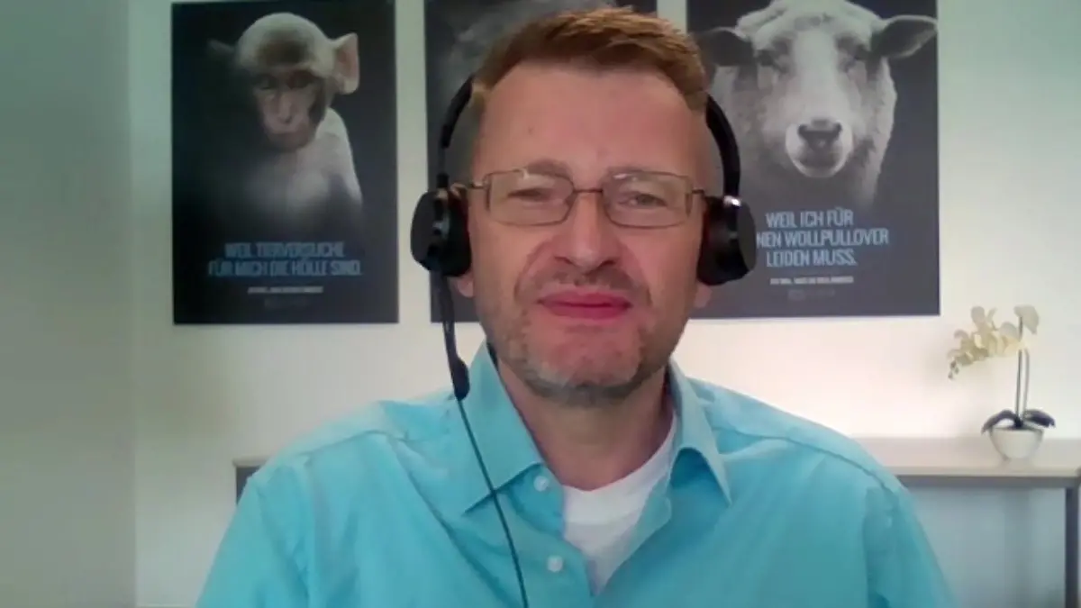 Peter Höffken fordert eine rechtliche Prüfung zu der Tötung der Löwenbabys.