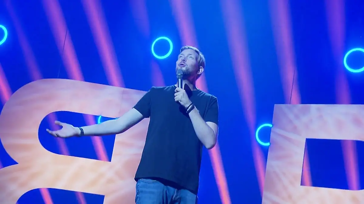 Nach "Let´s Dance" blieb die Beliebtheit Comedian Bastian Bielendorfer startet durch!