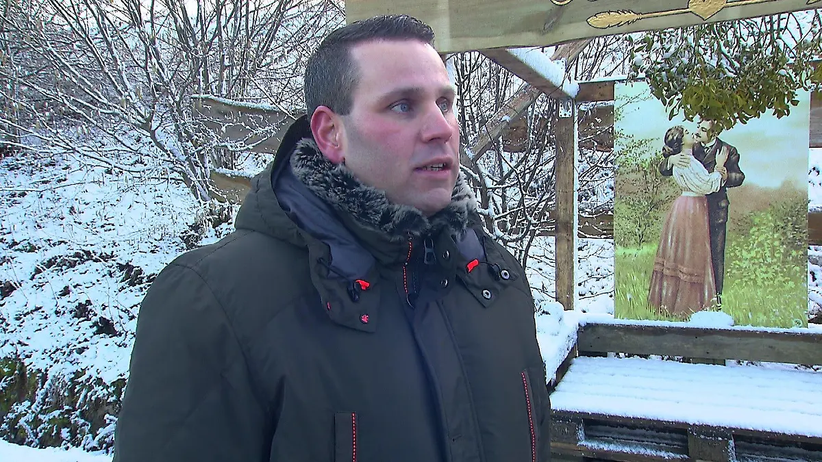 Mit der Kusshaltestelle hat Erfinder Andreas Böttcher den Nerv vieler Spaziergänger getroffen.