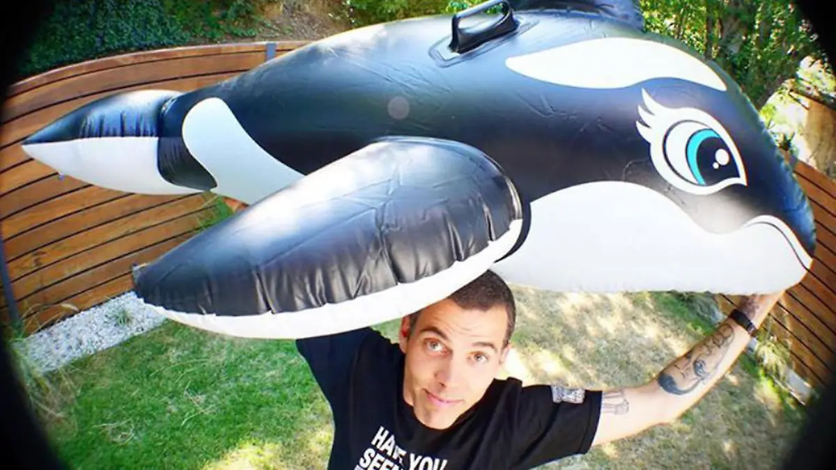 Für einen Protest gegen SeaWorld stieg Steve-O auf einen Kran