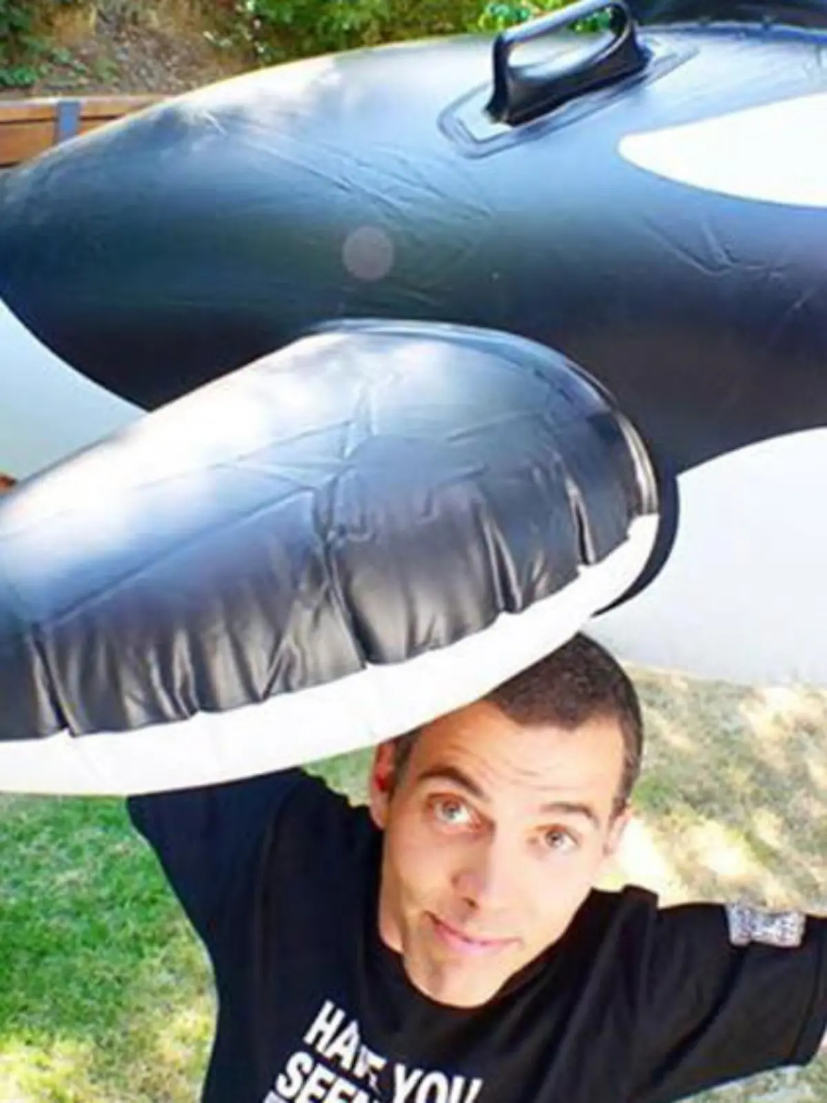 Für einen Protest gegen SeaWorld stieg Steve-O auf einen Kran