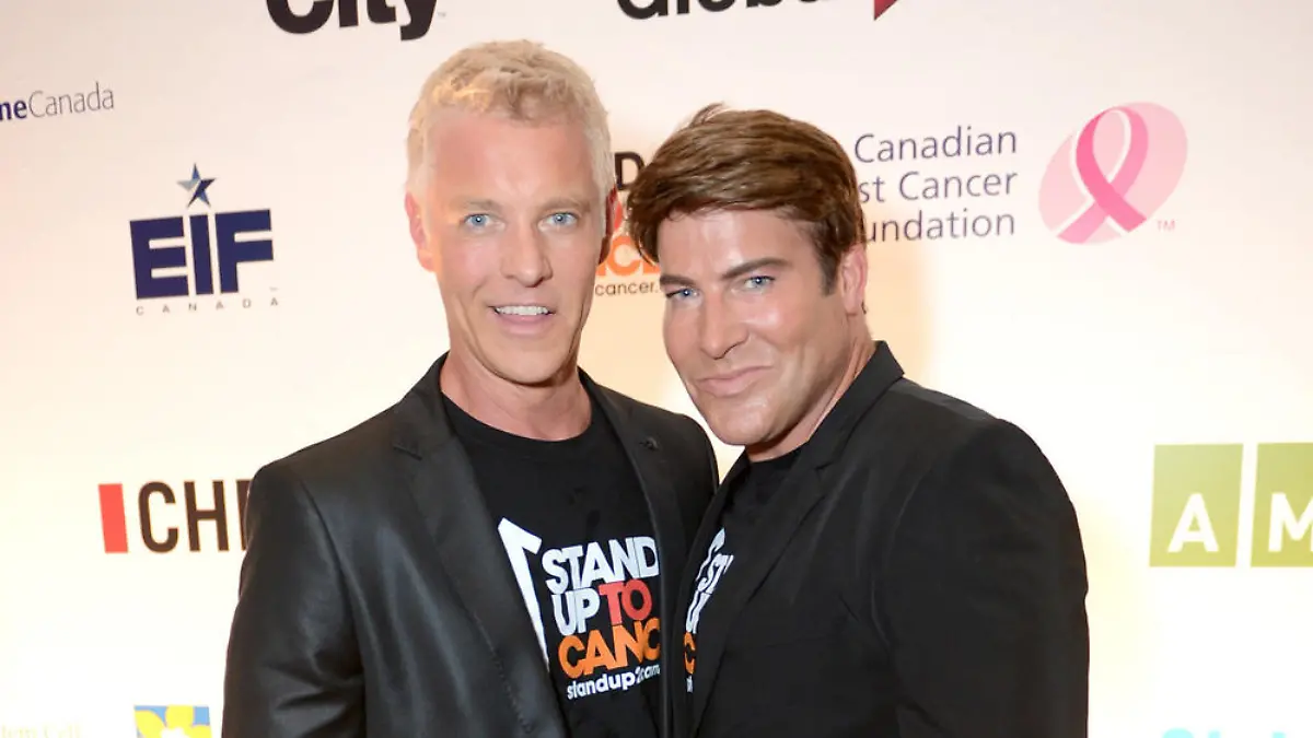 Chris Hyndman (r.) mit seinem Lebensgefährten und Co-Moderator Steven Sabados bei einem Charity Event in Toronto