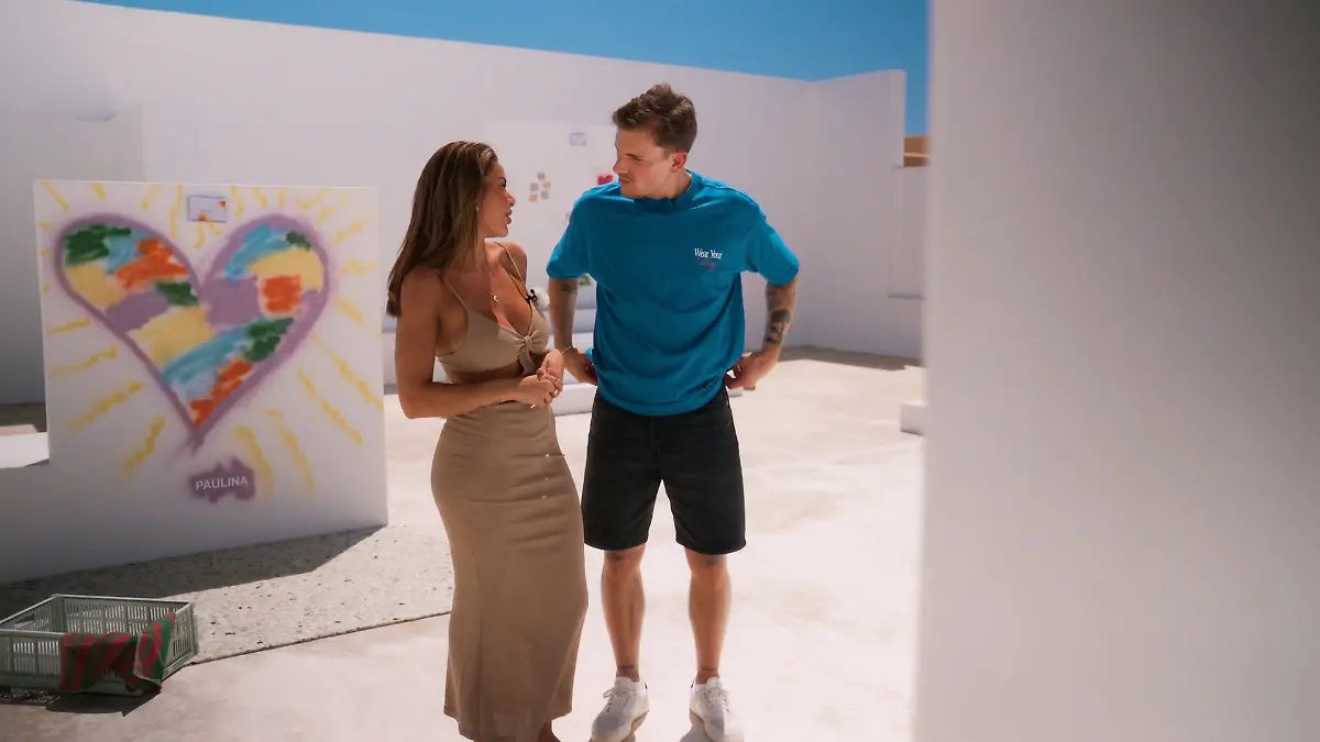 Bachelor Felix Stein mit Kandidatin Nadine in Folge sechs beim Mal-Date.