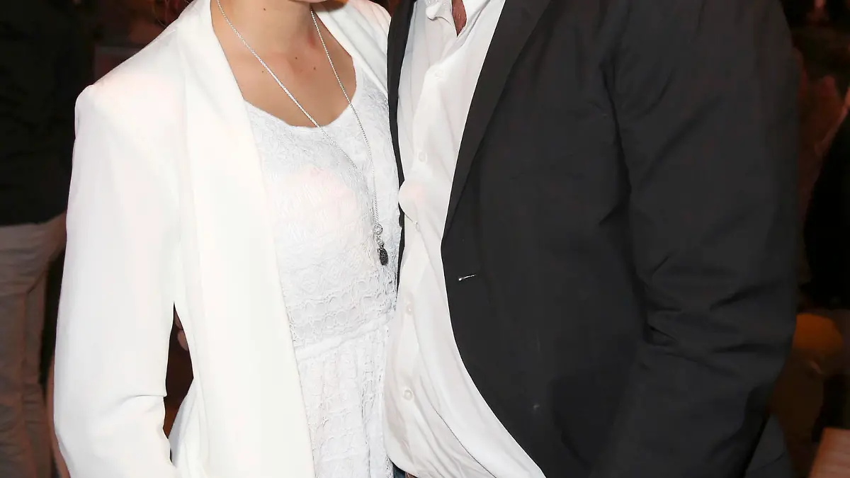 Carsten Spengemann mit Freundin Julie Gross beim Raffaello Summer Day 2015 auf der Sommerterrasse des Kronzprinzenpalais. Berlin, 20.06.2015