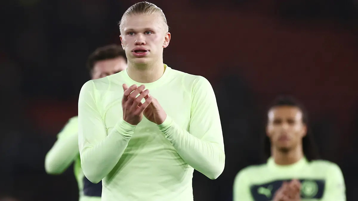 Mandatory Credit: Photo by James Marsh/Shutterstock 13703755av Erling Haaland of Manchester City appears dejected. Southampton v Manchester City, Carabao Cup, Quarter Final, Football, St Mary s Stadium, Southampton, UK - 11 Jan 2023 EDITORIAL USE ONLY No use with unauthorised audio, video, data, fixture lists, club/league logos or live services. Online in-match use limited to 120 images, no video emulation. No use in betting, games or single club/league/player publications. Southampton v Manchester City, Carabao Cup, Quarter Final, Football, St Mary s Stadium, Southampton, UK - 11 Jan 2023 EDITORIAL USE ONLY No use with unauthorised audio, video, data, fixture lists, club/league logos or live services. Online in-match use limited to 120 images, no video emulation. No use in betting, games or single club/league/player publications. PUBLICATIONxINxGERxSUIxAUTxHUNxGRExMLTxCYPxROUxBULxUAExKSAxONLY Copyright: xJamesxMarsh/Shutterstockx 13703755av