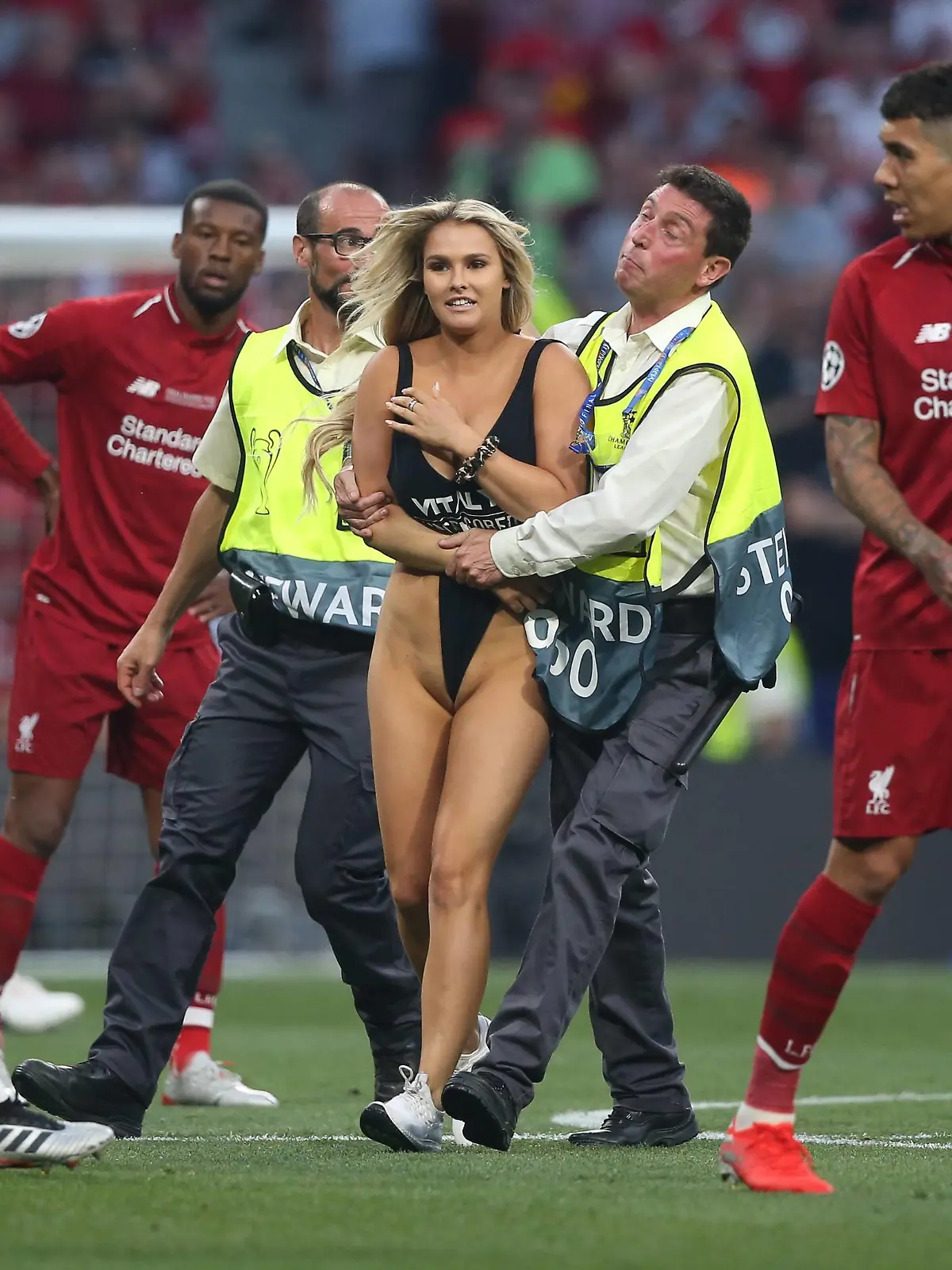 Tottenham Hotspur v Liverpool UEFA Champions League Final A streaker enter the field of play during the UEFA Champions League Final at the Wanda Metropolitano Stadium, Madrid PUBLICATIONxNOTxINxUKxCHN Copyright: xPaulxChestertonx FIL-13310-0112  