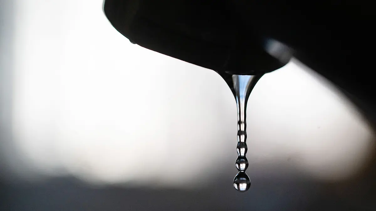20250 könnte etwa die Hälfte der Städte und Gemeinden in Baden-Württemberg Schwierigkeiten bekommen, ihren Wasserbedarf an besonders heißen Tagen zu decken. (Symbolbild)
