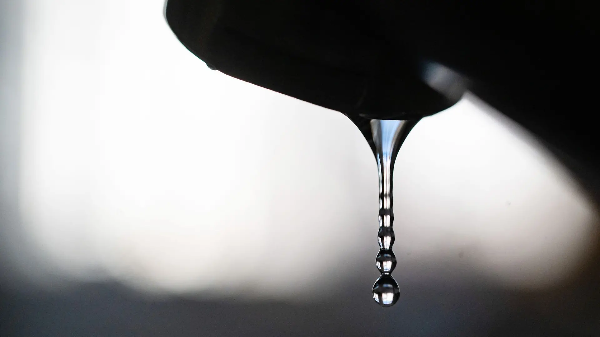 20250 könnte etwa die Hälfte der Städte und Gemeinden in Baden-Württemberg Schwierigkeiten bekommen, ihren Wasserbedarf an besonders heißen Tagen zu decken. (Symbolbild)