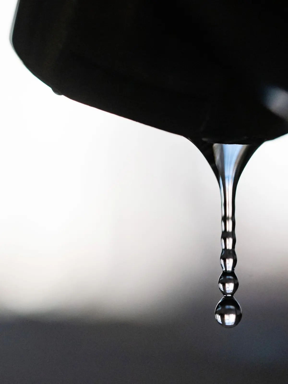 Bild zu: "Nicht trinken, kein Zähneputzen – Wasser in Chemnitz mit Bakterien verseucht  "