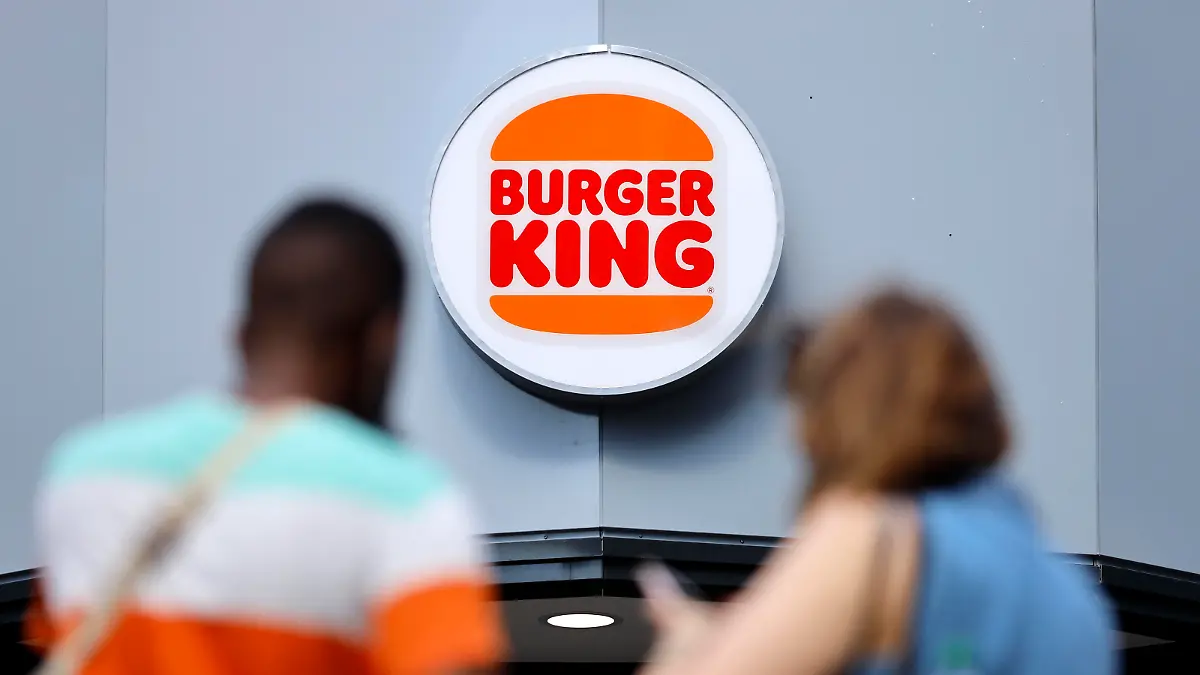 Burger King hat in Kooperation mit The Vegetarian Butcher sein weltweit erstes Plant-based Burger King Restaurant in Köln eröffnet. Vom 7. bis zum 11. Juni wurden im eigens dafür konzipierten Plant-based Restaurant neue pflanzenbasierte Produkte wie pflanzliche Nuggets, Wraps und Burger vorgestellt und getestet. (Themenbild, Symbolbild) Köln, 11.06.2021