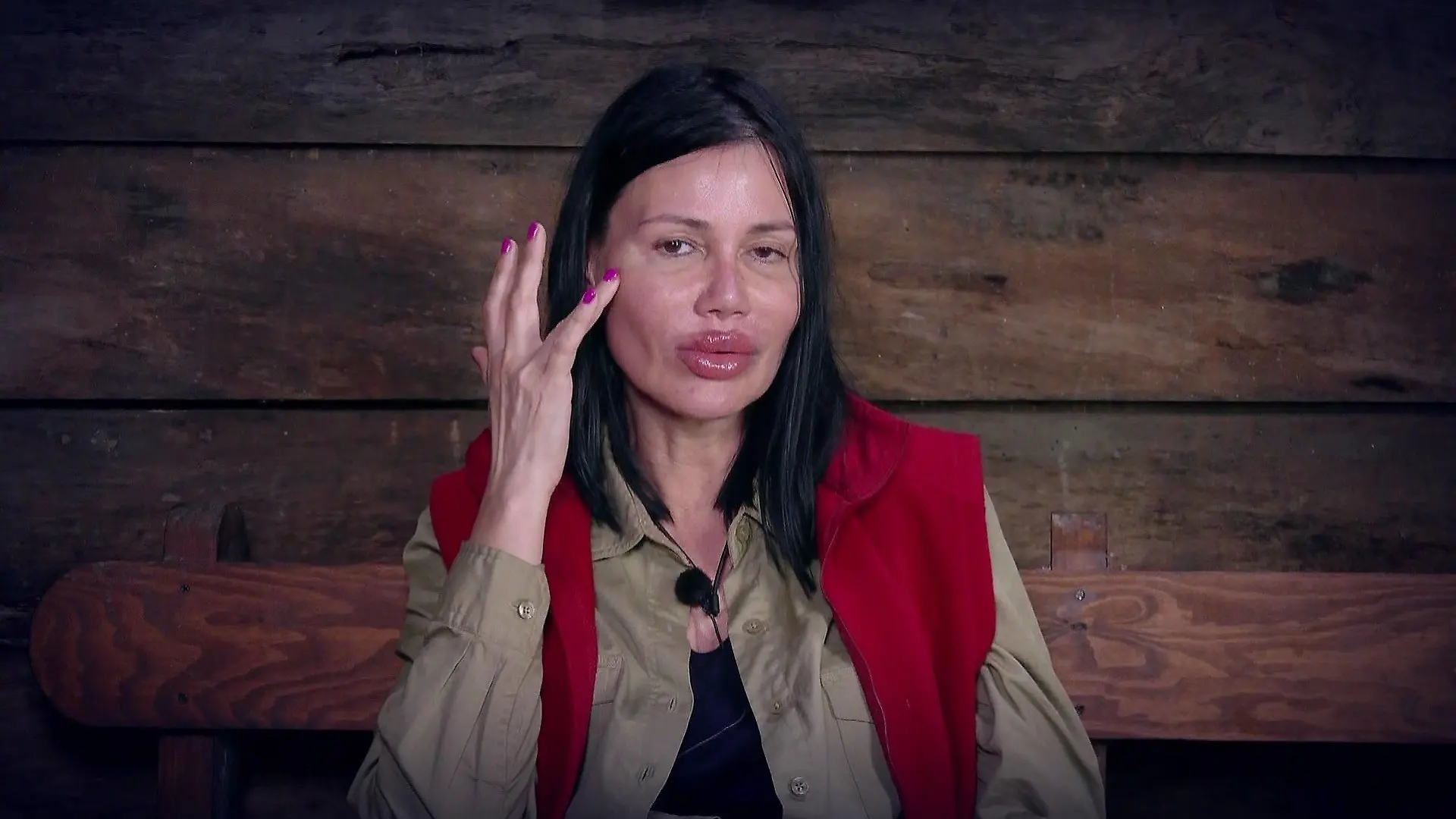 Djamila Rowe steht zu ihren Beauty-Maßnahmen.