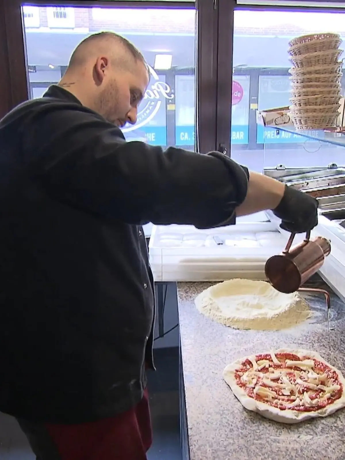 Bild zu: "Pizza Margherita nach DEM Ur-Rezept!"