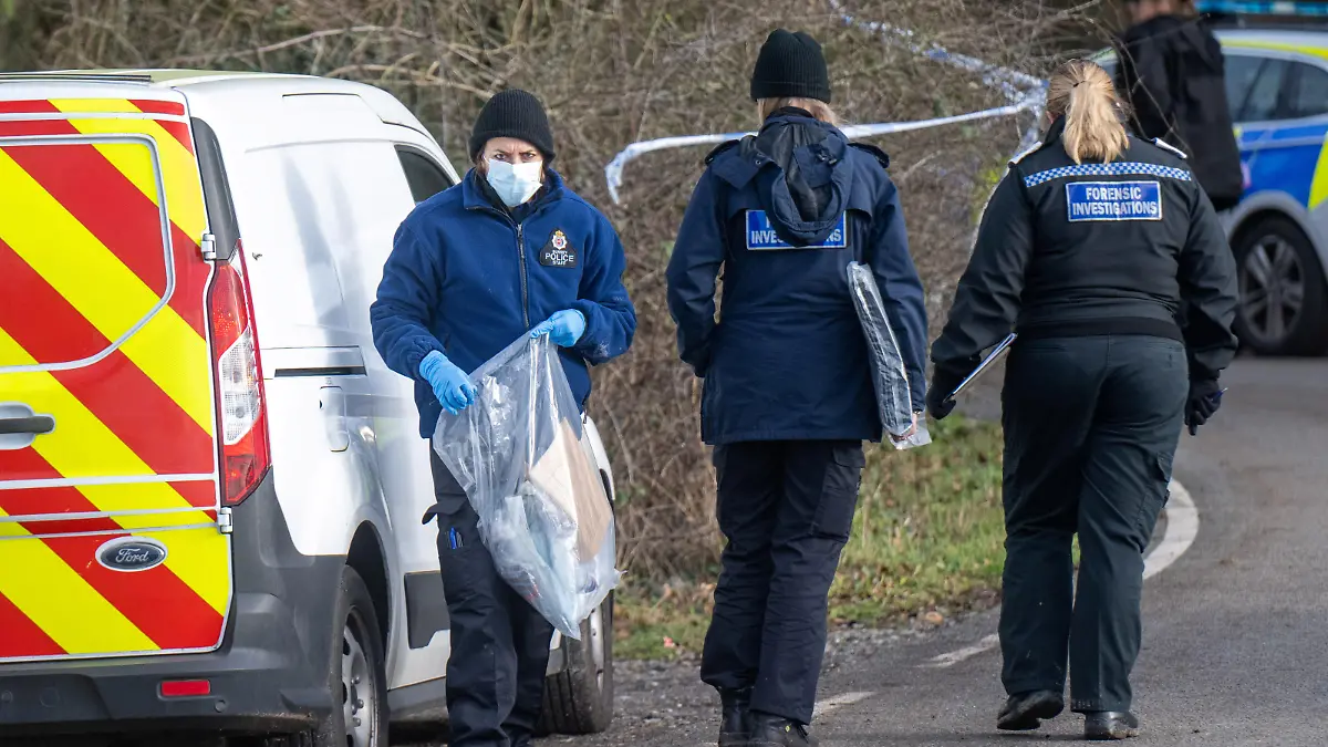 
Police forensics at the view point where a woman has been killed yesterday after a dog attack. Caterham, Surrey, 13th January 2023 (unknown if related to incident) / action press