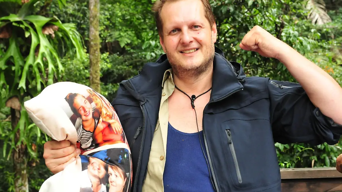 Tag 14 - Die Zuschauer haben entschieden. Jens Büchner muss das Camp verlassen.
Verwendung der Bilder für Online-Medien ausschließlich mit folgender Verlinkung:'Alle Infos zu 'Ich bin ein Star - Holt mich hier raus!' im Special bei RTL.de: www.rtl.de/cms/sendungen/ich-bin-ein-star.html