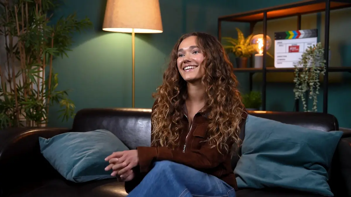 Was AWZ-Neuling Josephine Martz mit ihrer Rolle gemeinsam hat Sie spielt Tennisprofi Joana Perez