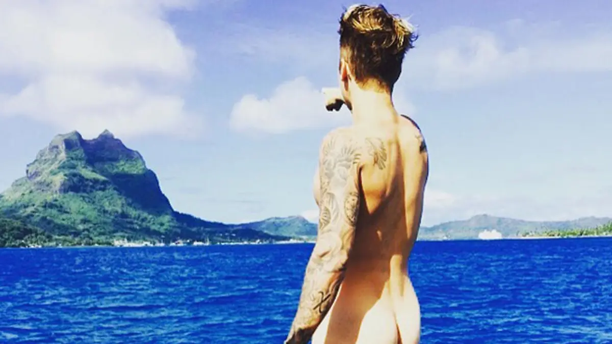 Ein Mädchenschwarm weiß, was seine Fans sehen wollen: Justin Bieber von hinten