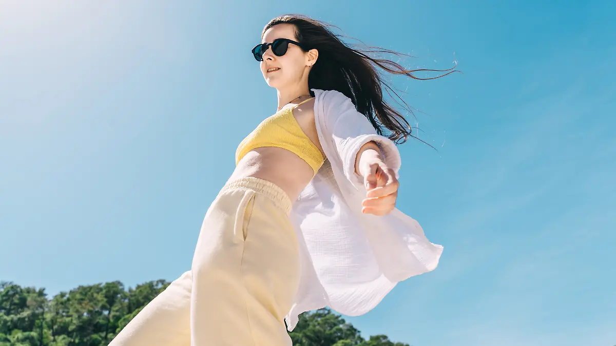 Buttergelb ist die Trendfarbe 2025 – und dieser Sneaker bringt frischen Wind in jede Sommer-Garderobe!